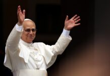 Via Crucis 2026: Meditazioni e Preghiere di Papa Leone XIV Papa Leone XIV